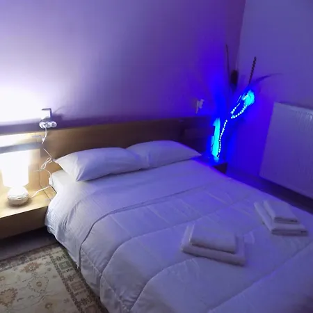 Apartment Natalys 2 Bedroom Gorgeous In